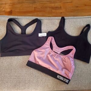 Sports bra lot
